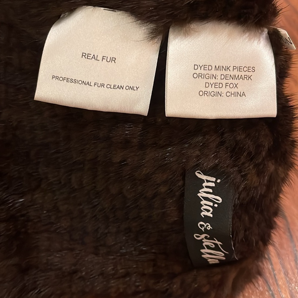 Real Mink Fur Hat with Pompom from Saks Fifth Avenue - Picture 5 of 6